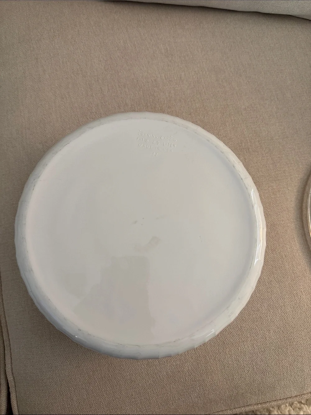 Corningware French White 2.5 Liter Round Baking Dish with Lid